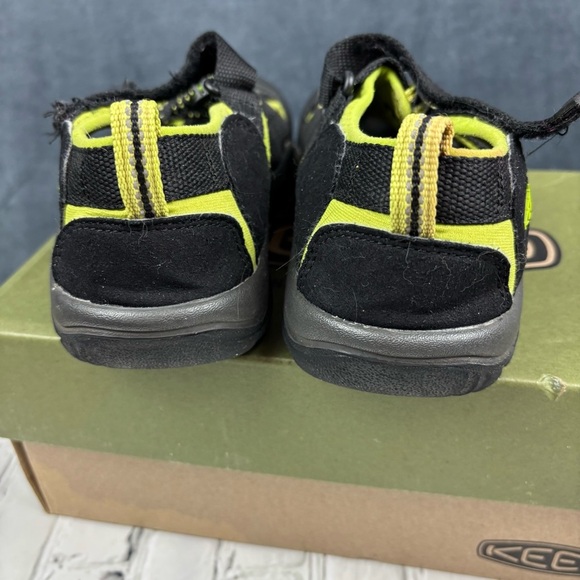 Keen Newport 2 Black and Lime Green Outdoor Sandals w/ Quick-Adjust Straps Sz 3Y - Picture 6 of 12